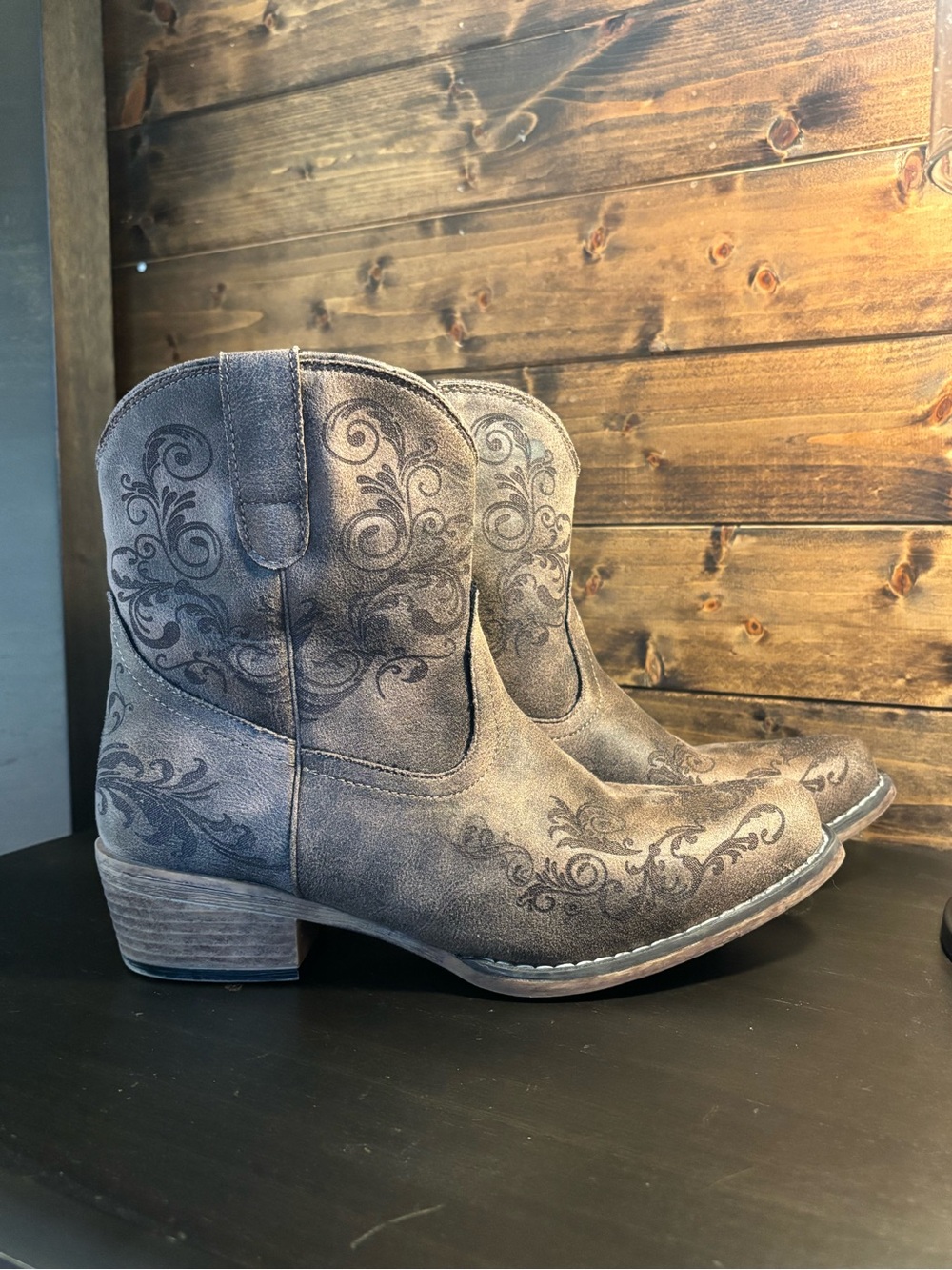 Roper “Short Stuff” Embroidered Snip Toe Booties, Brand New, Size 8.5